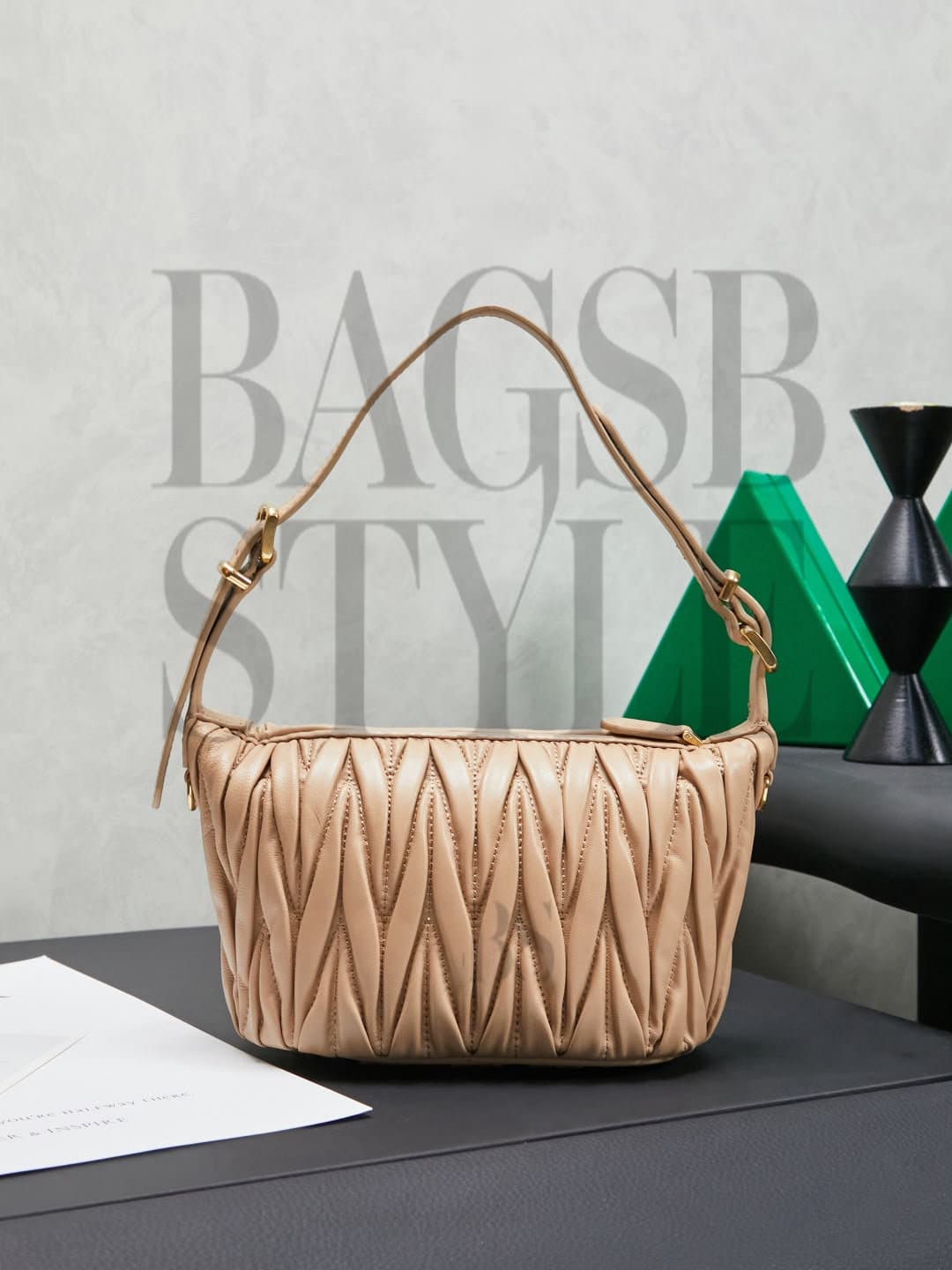MIU MIU MATELASSÉ TOTE BAG NE026 (15*8.5*8cm) — Bags