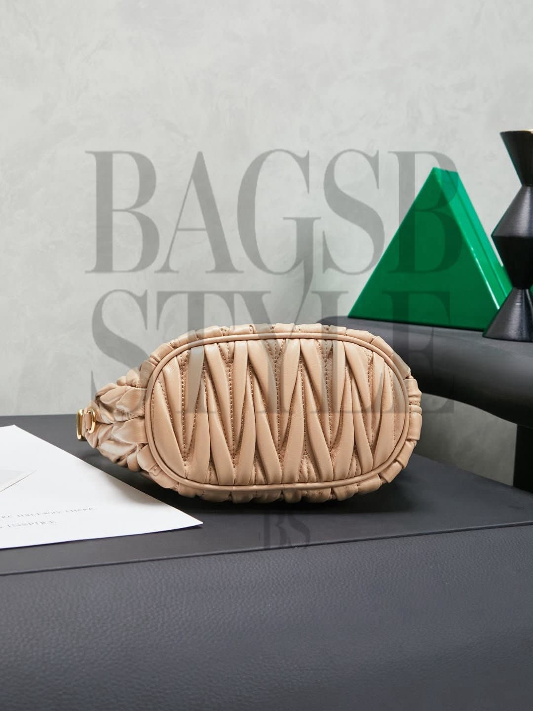 MIU MIU MATELASSÉ TOTE BAG NE026 (15*8.5*8cm) — Bags