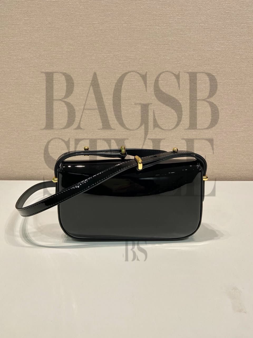 PRADA LOGO-PLAQUE LEATHER SHOULDER BAG 1BD339 (20.5*10.5*4cm) — Bags