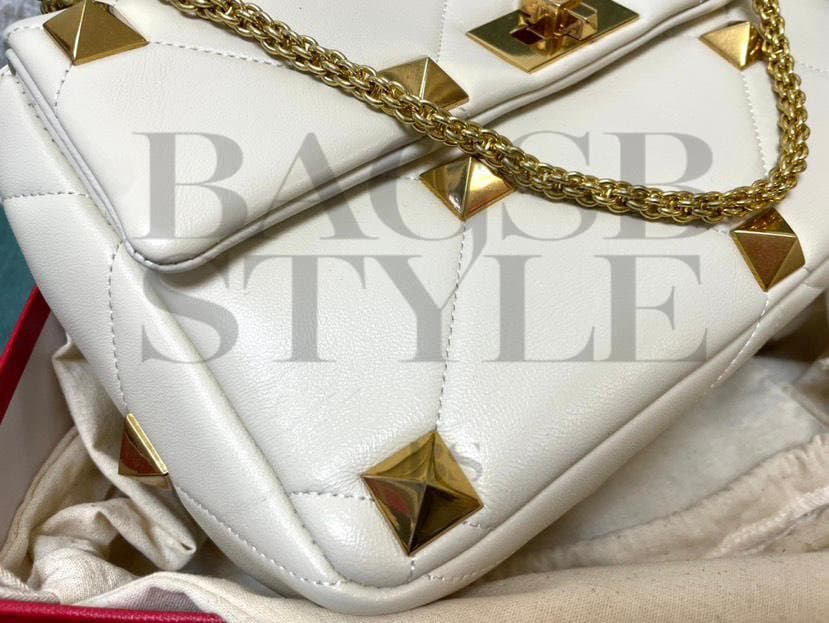 VALENTINO GARAVANI LARGE ROMAN STUD MEDIUM SHOULDER BAG IN QUILTED NAPPA (30*20*12cm) — Bags
