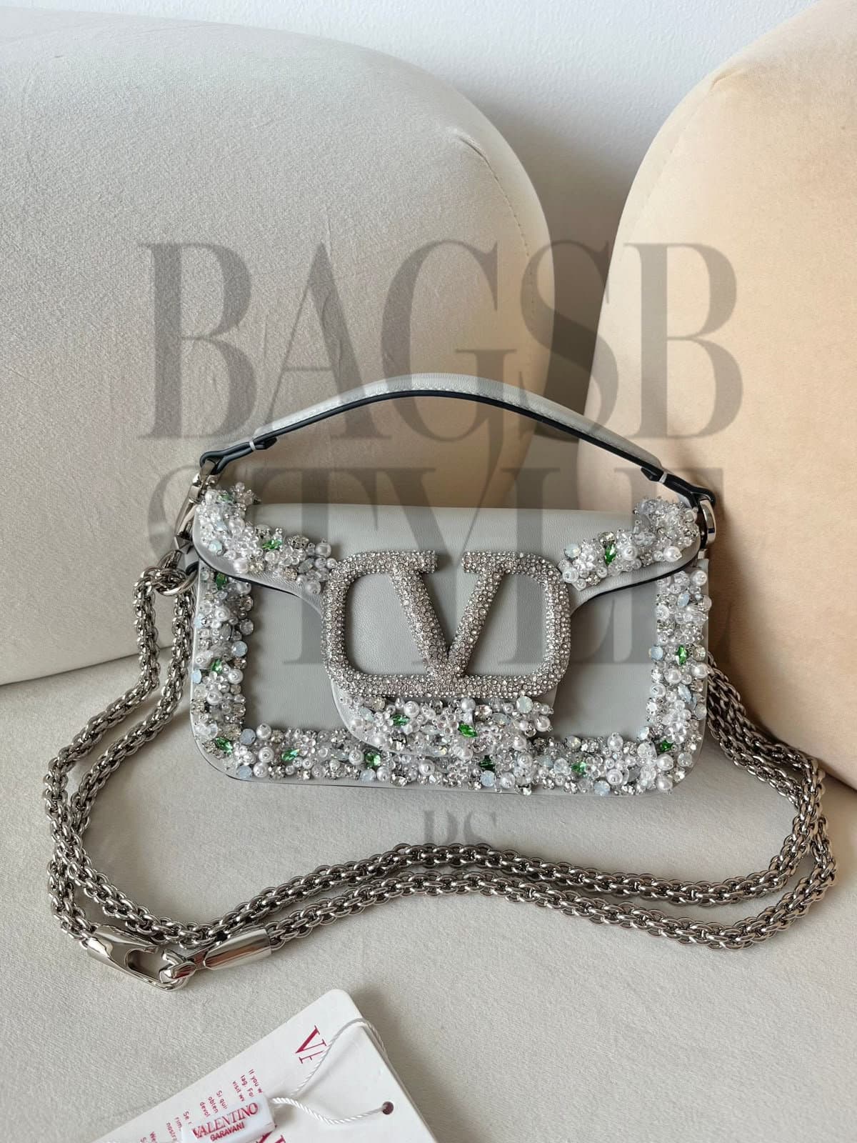 VALENTINO GARAVANI LOCÒ SMALL EMBELLISHED LEATHER SHOULDER BAG 5W2B0N86NKG (20 × 10 × 6 cm) — Bags