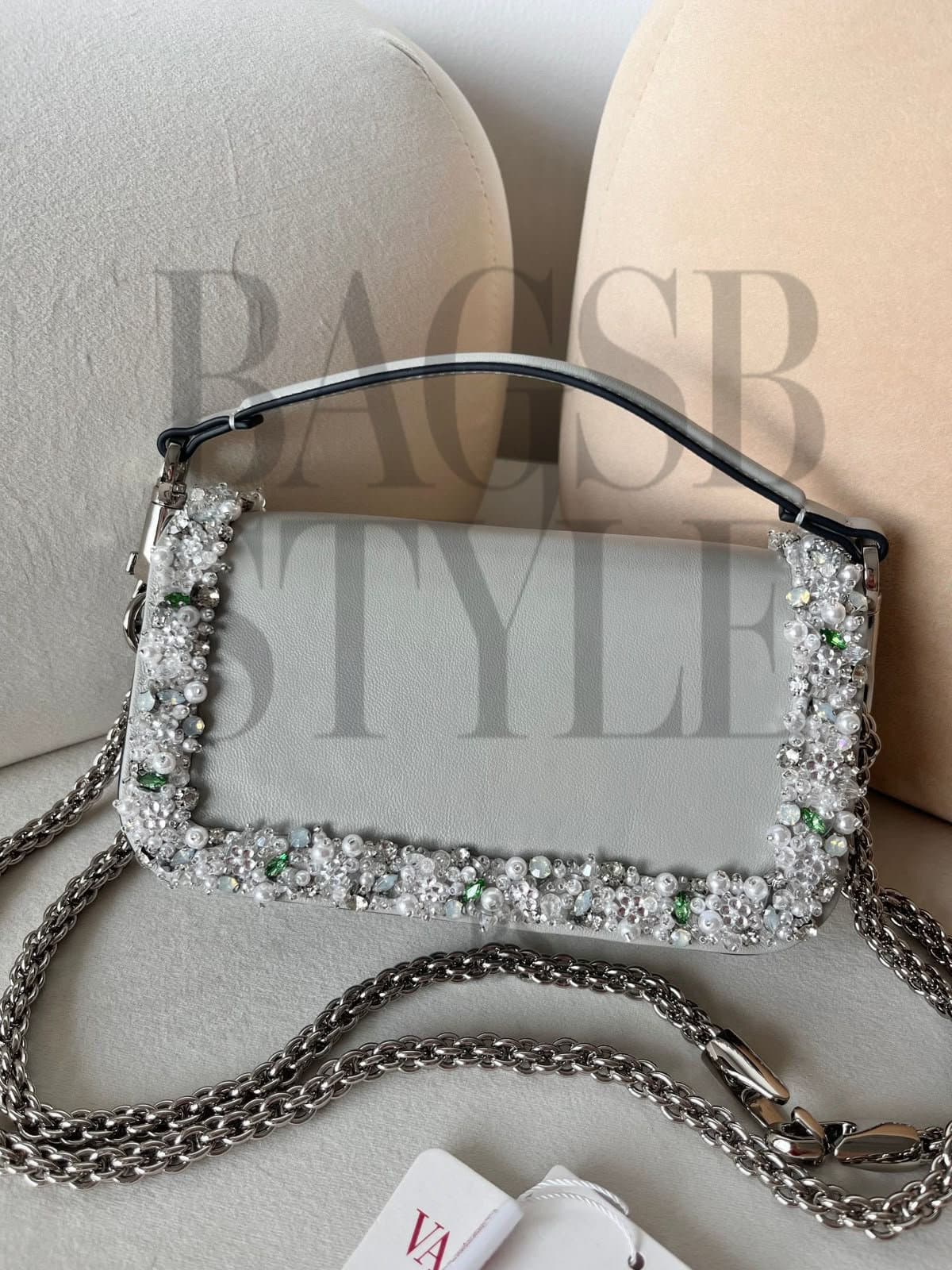 VALENTINO GARAVANI LOCÒ SMALL EMBELLISHED LEATHER SHOULDER BAG 5W2B0N86NKG (20 × 10 × 6 cm) — Bags