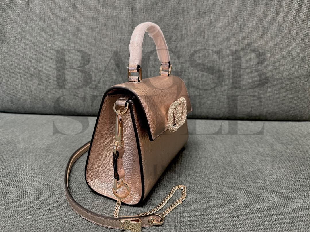 VALENTINO GARAVANI VSLING SMALL HANDBAG 7W2B0F53YVV (22*17*9cm) — Bags