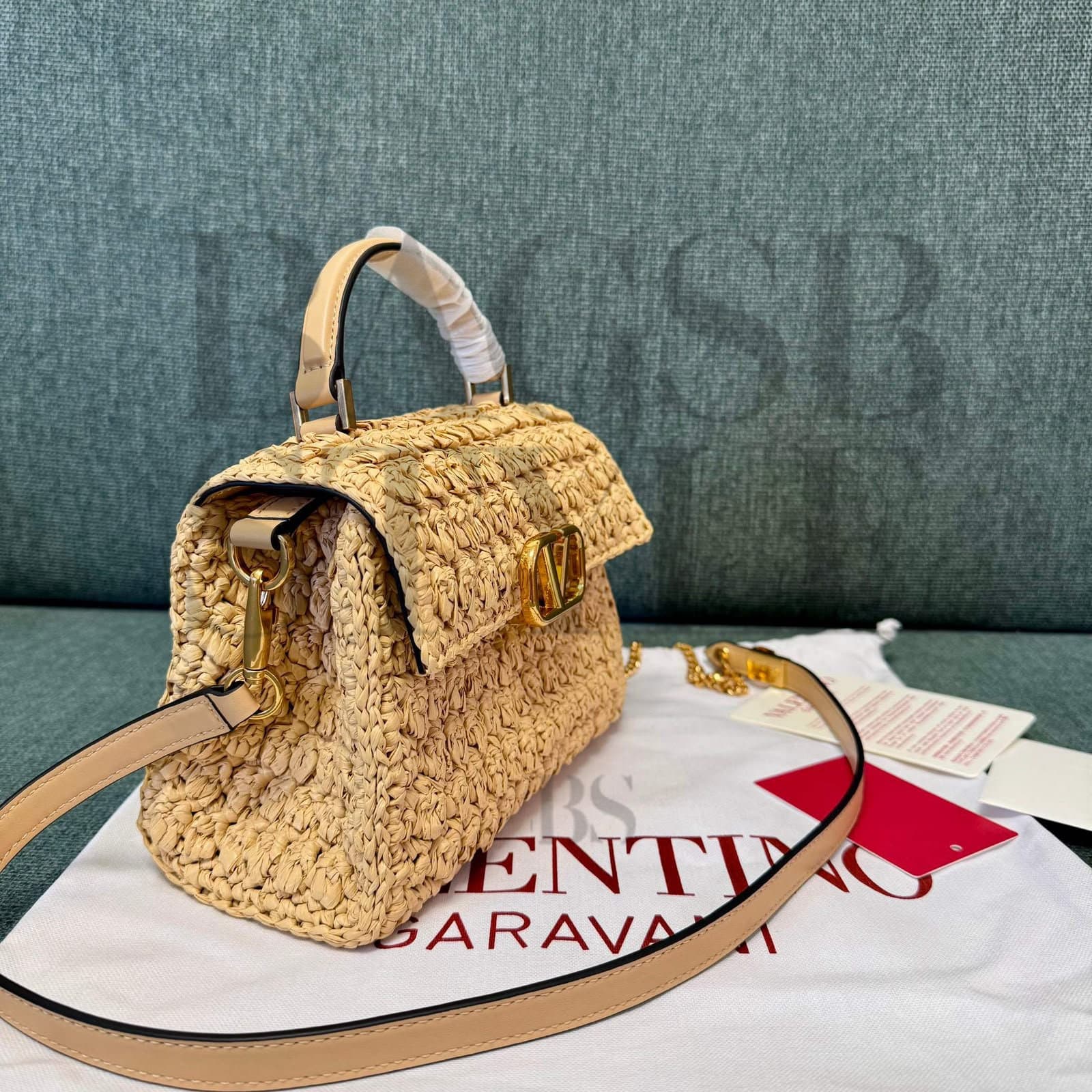 VALENTINO GARAVANI VSLING SMALL RAFFIA SHOULDER BAG (22 × 17 × 9 cm) — Bags