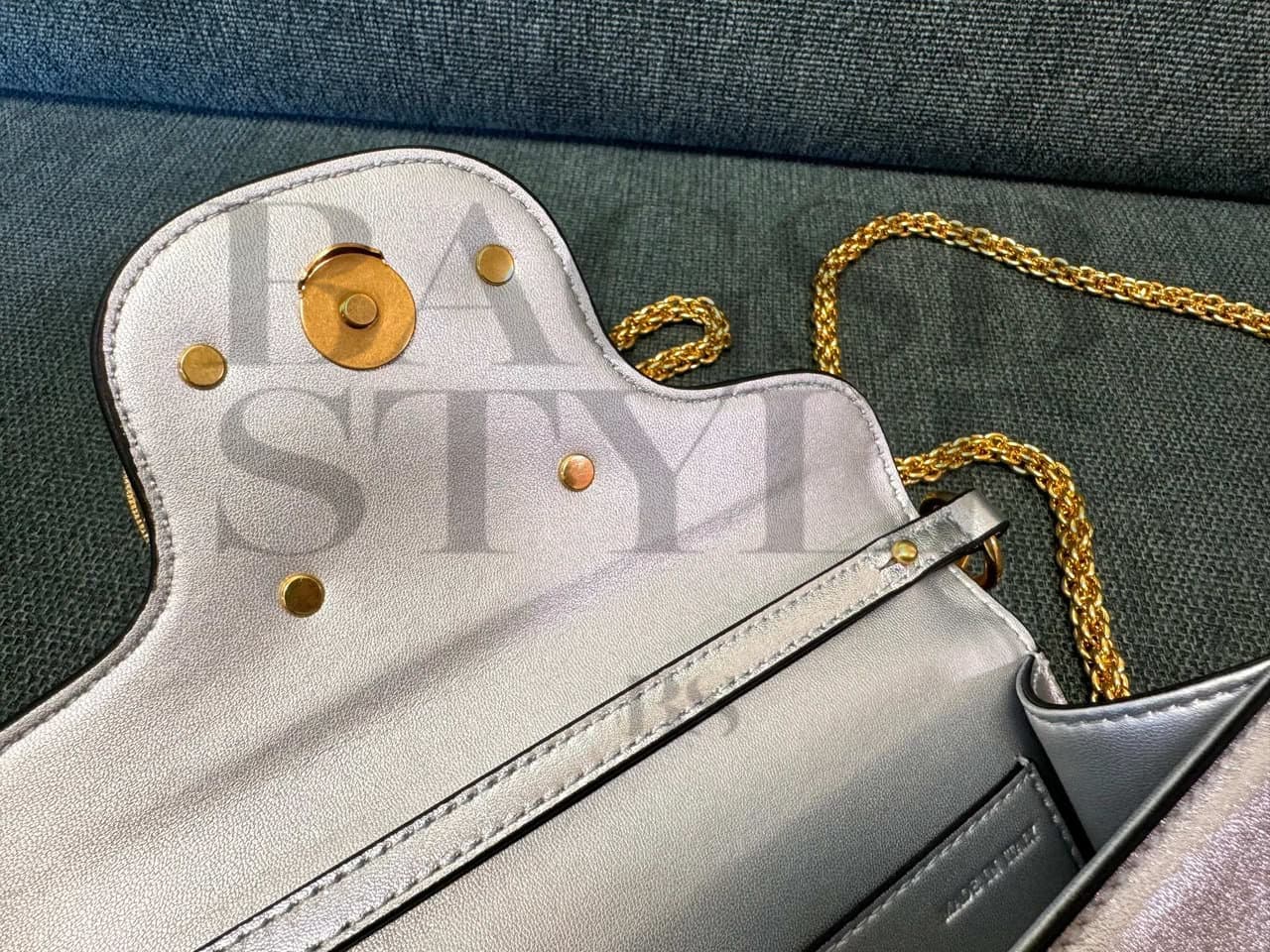 VALENTINO LOCÒ SMALL LAMINATED CALFSKIN BAG WB0K53LNKR5H (19*10.5*5cm) — Bags