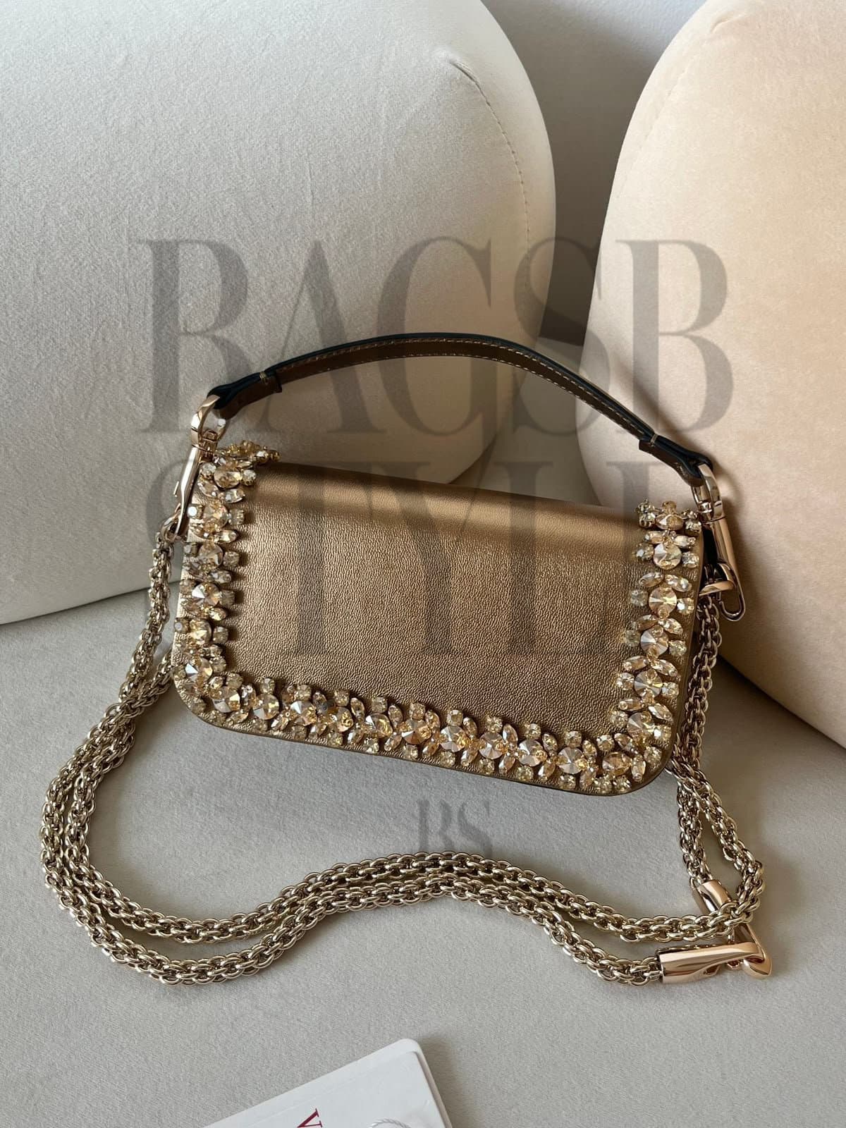 VALENTINO SMALL VALENTINO GARAVANI LOCÒ SHOULDER BAG 5W2B0N86LDPZFA (20 × 11 × 5 cm) — Bags