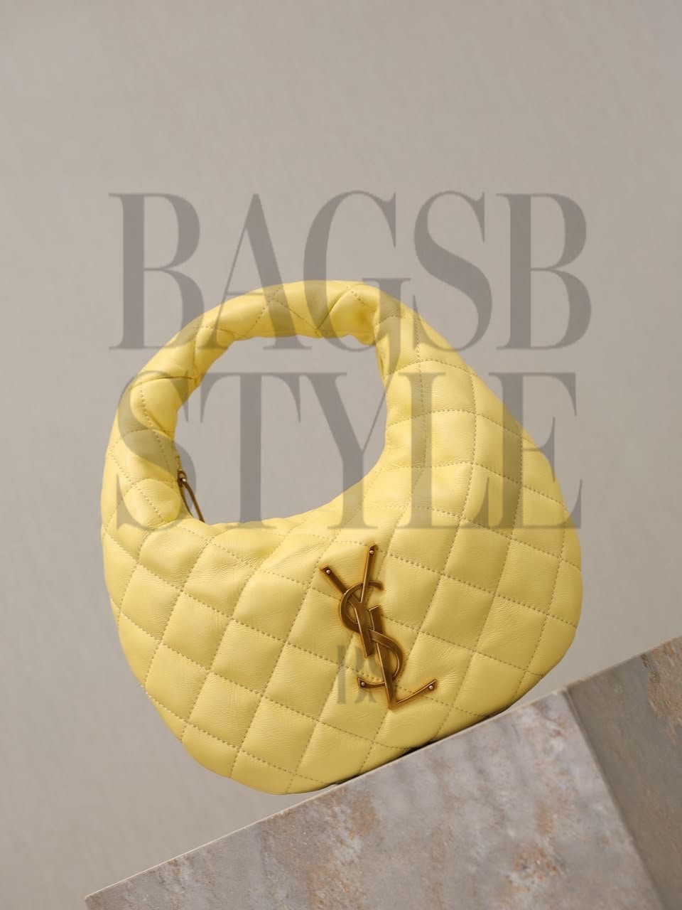 YSL ICARINO IN QUILTED NAPPA 851689AAANG7555 (27*17*7.5cm) — Bags